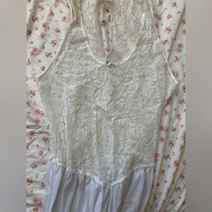 Lace nightgown with Rosette detail